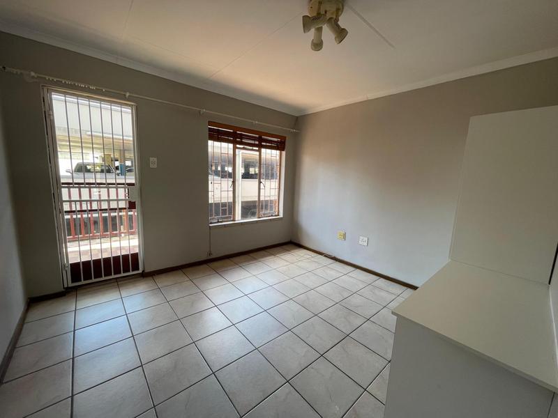 To Let 2 Bedroom Property for Rent in Kannoniers Park North West